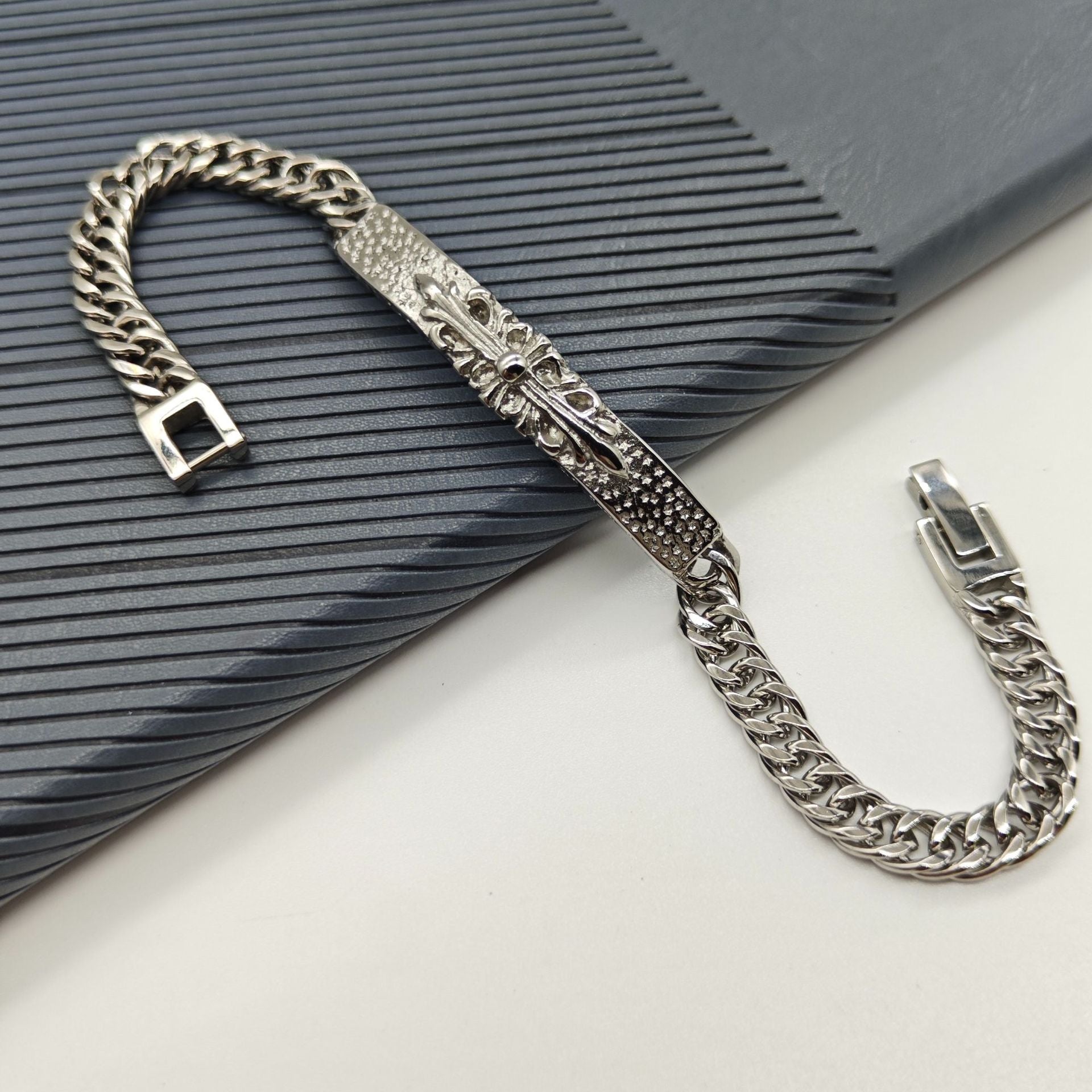 Chrome Hearts multi-layered retro cross flower curved bracelet