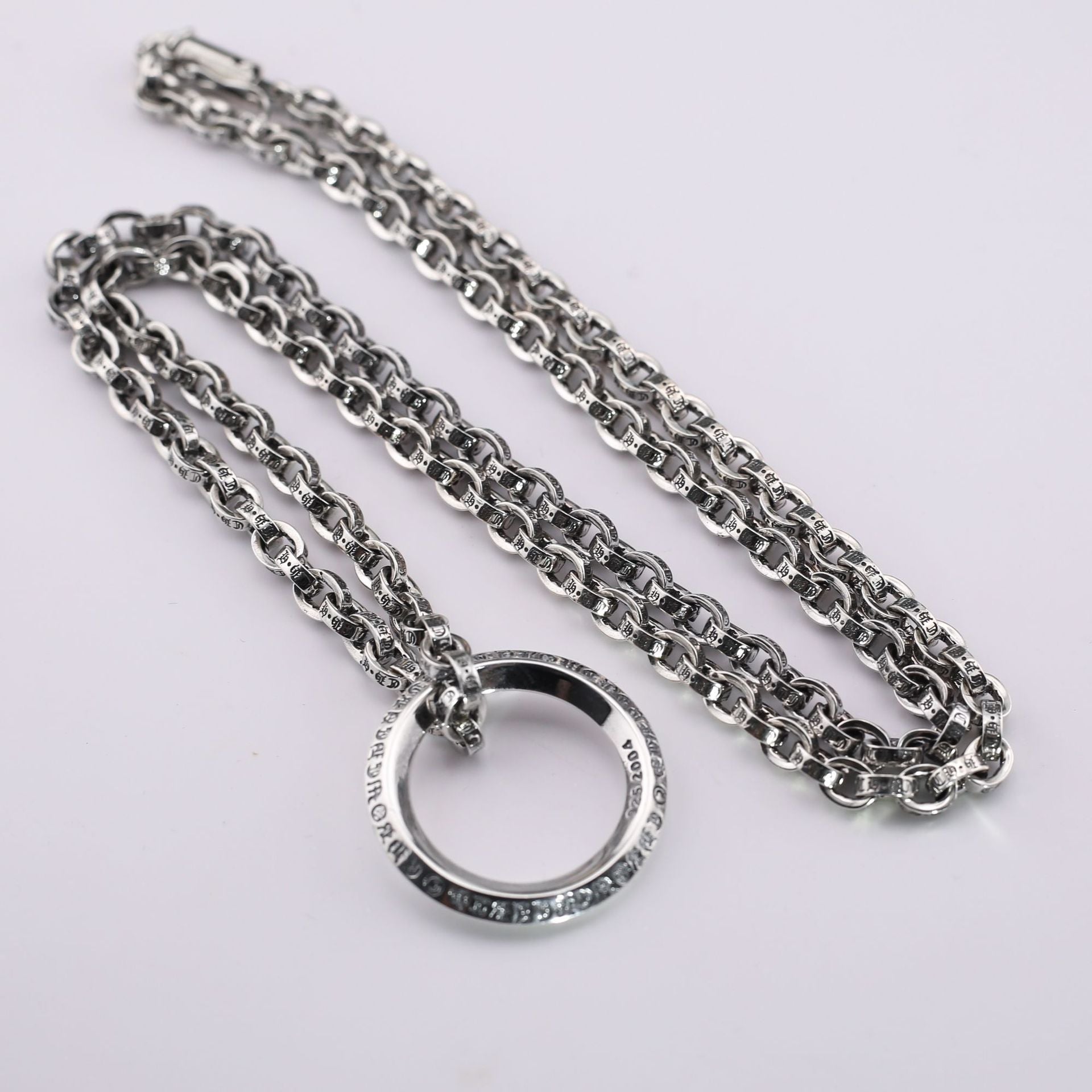 Chrome Hearts fashionable and creative ring pendant